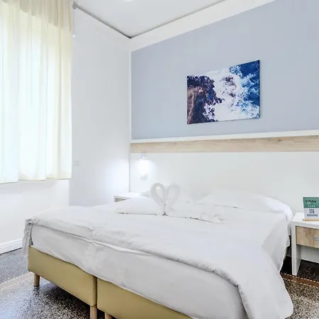 Hotiday Collection - 호텔 4*