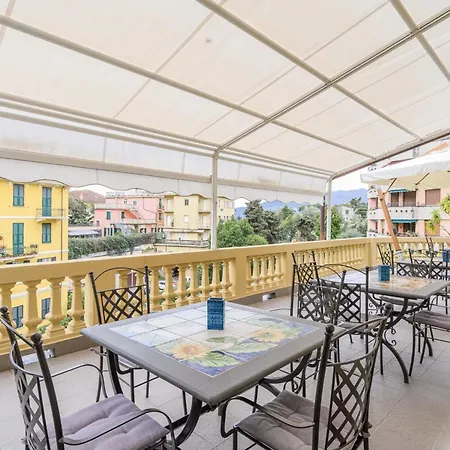 Hotiday Collection - 4*