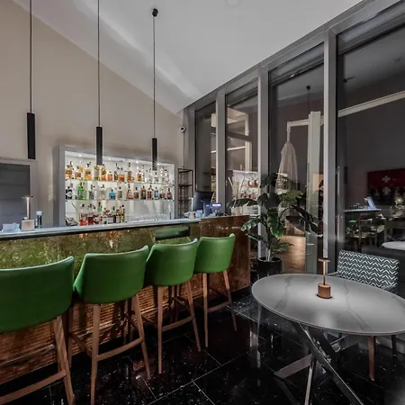 Hotel Hotiday Collection -