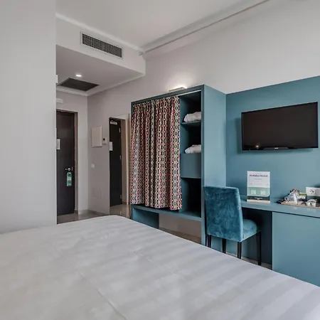 Hotel Hotiday Collection -