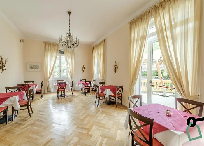 Ξενοδοχείο Hotiday Collection -